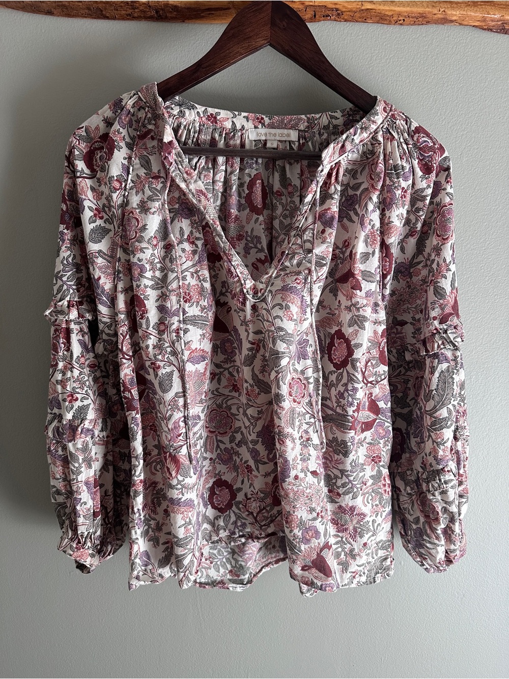 Anthropologie Floral Paisley V-Neck Peasant Blouse in Mauve, Cream, Sage